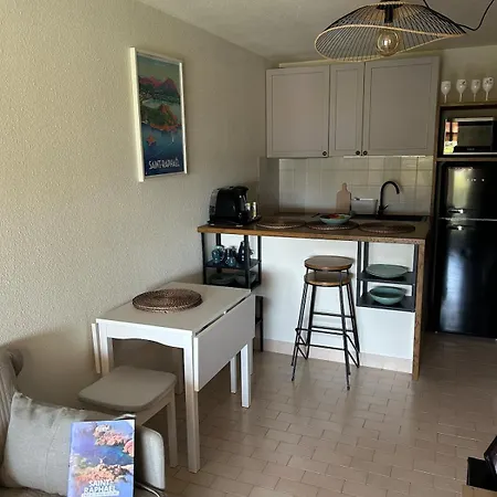 Climatise Avec Vue Panoramique Sur La Baie D'agay Apartmán *