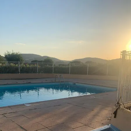 Climatise Avec Vue Panoramique Sur La Baie D'agay Apartmán