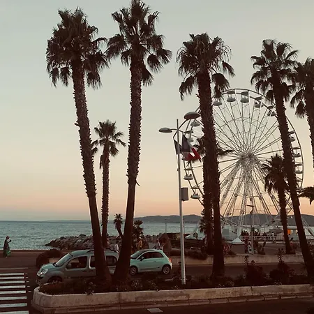 Climatise Avec Vue Panoramique Sur La Baie D'agay Apartmán *